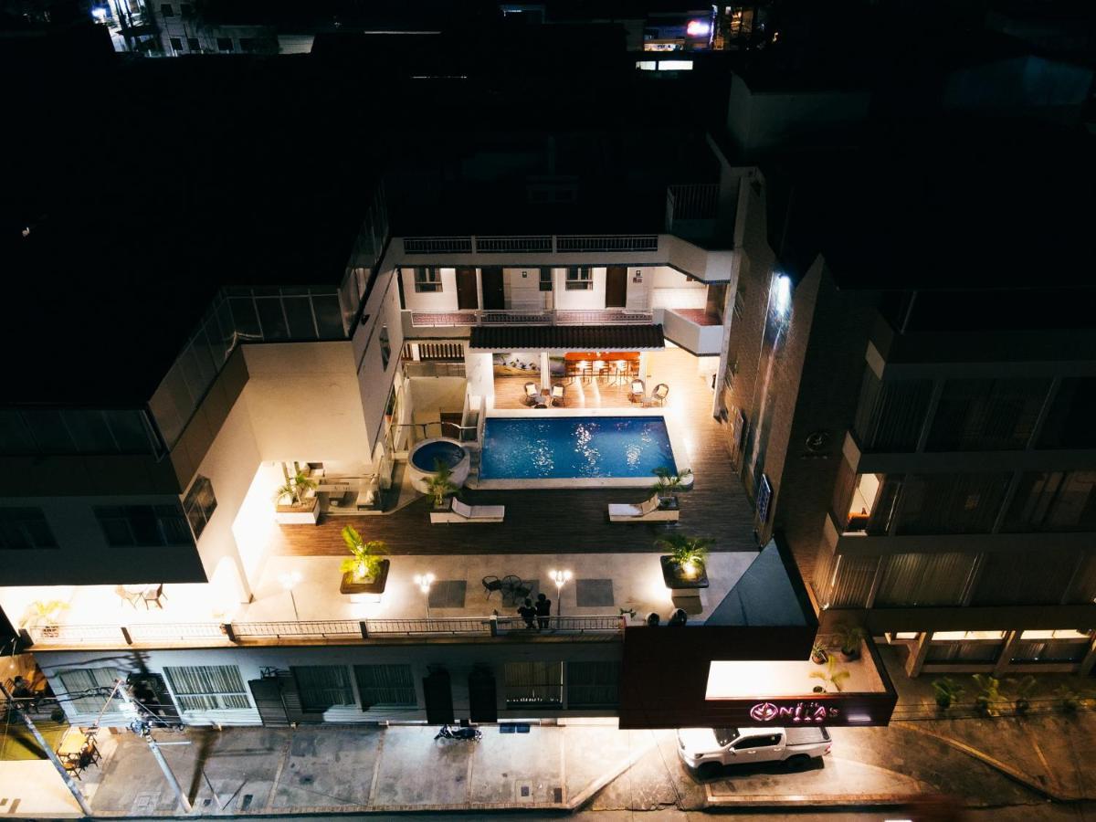 Hotel Nilas 塔拉波托 外观 照片