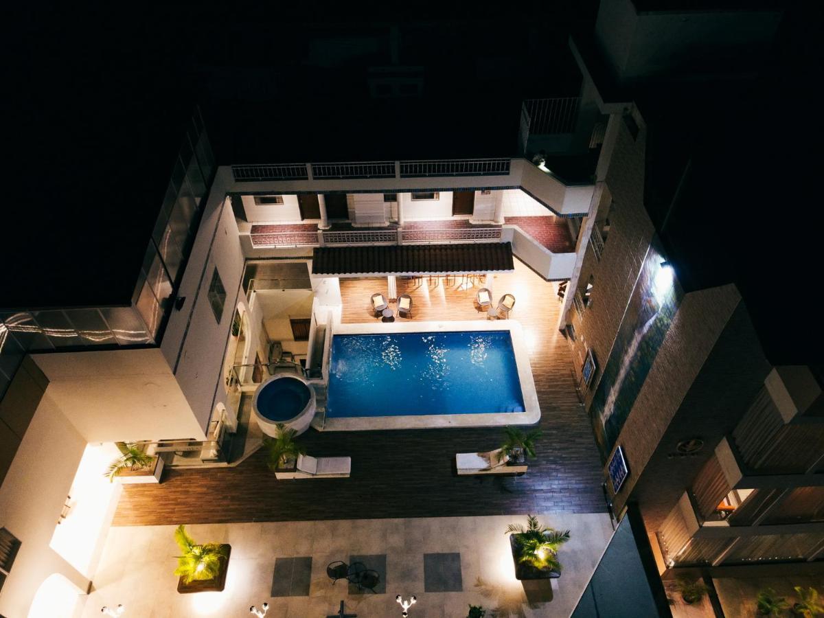 Hotel Nilas 塔拉波托 外观 照片
